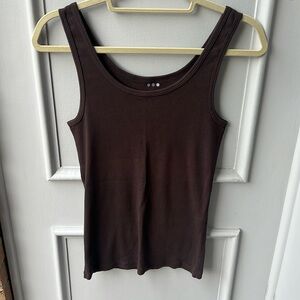 3 Dots Ribbed Brown Tank